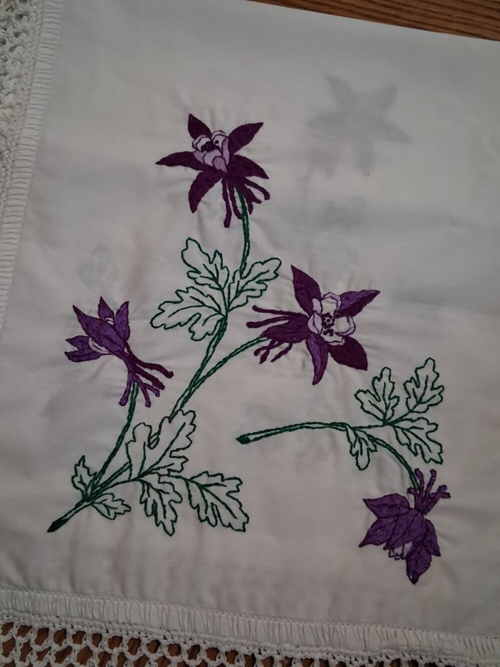 Embroidered Table Runner/Purple Flowers - Picture 2 of 6